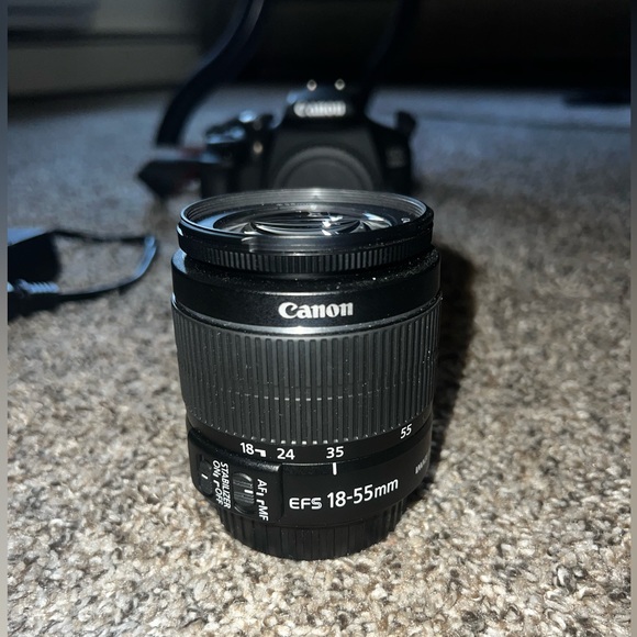 Canon 2728C002 EOS 2000D 18-55mm III Lens 24.1MP DSLR Camera - Picture 6 of 11